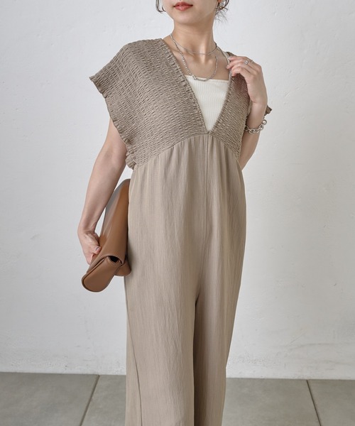 COLONY 2139（コロニートゥーワンスリーナイン）の「シャーリングオールインワン（つなぎ/オールインワン・レディース・ブラック/グレイッシュベージュ・FREE）」の11枚目の写真