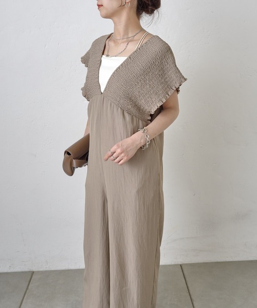 COLONY 2139（コロニートゥーワンスリーナイン）の「シャーリングオールインワン（つなぎ/オールインワン・レディース・ブラック/グレイッシュベージュ・FREE）」の12枚目の写真