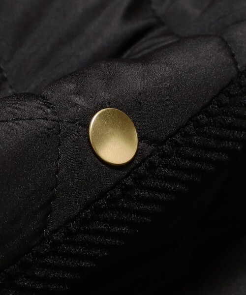 B:MING by BEAMS(ビーミングバイビームス)の「キルティング ノーカラー ロング コート(S~M)(ノーカラーコート・レディース・ベージュ/ブラック/ホワイト系その他5・SMALL/MEDIUM)」の7枚目の写真