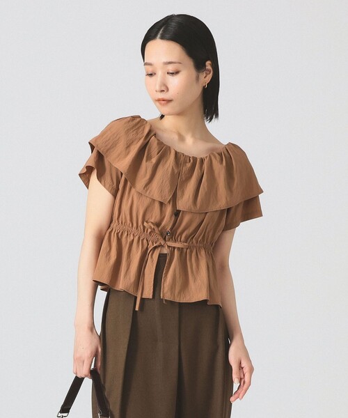 Ray BEAMS（レイビームス）の「ラッフルカラー オフショルダー ブラウス（シャツ/ブラウス・レディース・ダークブラウン/ホワイト/ブラック・ONE SIZE）」の3枚目の写真