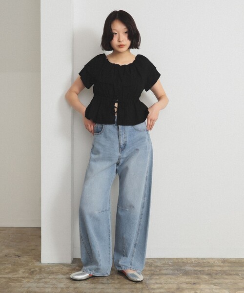 Ray BEAMS（レイビームス）の「ラッフルカラー オフショルダー ブラウス（シャツ/ブラウス・レディース・ダークブラウン/ホワイト/ブラック・ONE SIZE）」の14枚目の写真