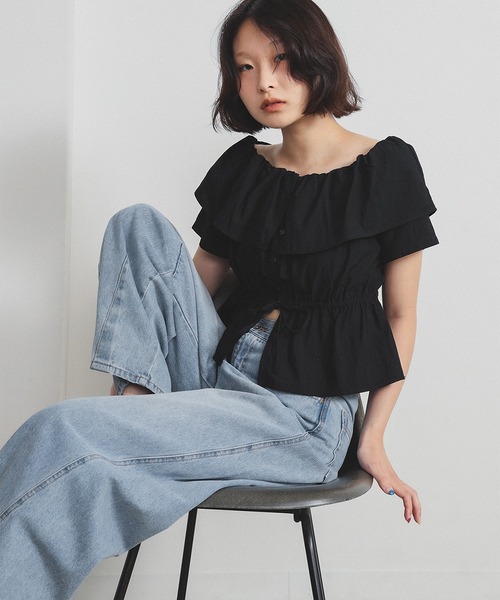 Ray BEAMS（レイビームス）の「ラッフルカラー オフショルダー ブラウス（シャツ/ブラウス・レディース・ダークブラウン/ホワイト/ブラック・ONE SIZE）」の8枚目の写真