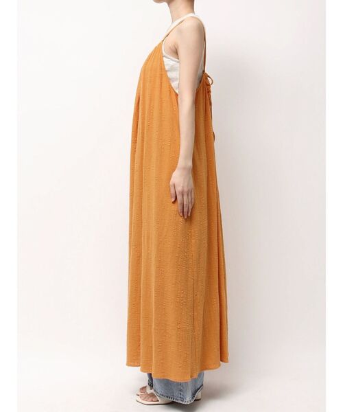 Ungrid(アングリッド)の「バックオープンギャザーキャミワンピース(ワンピース・レディース・オフホワイト/オレンジ/ブラック・FREE)」の18枚目の写真