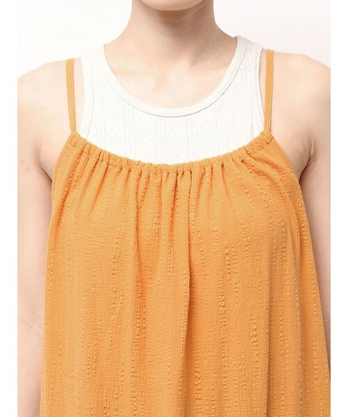 Ungrid(アングリッド)の「バックオープンギャザーキャミワンピース(ワンピース・レディース・オフホワイト/オレンジ/ブラック・FREE)」の16枚目の写真