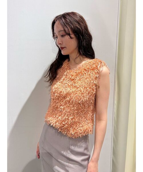 LAGUNAMOON（ラグナムーン）の「フェザーライクVネックノースリーブトップス（Tシャツ/カットソー・レディース・アイボリー/オレンジ/ライトグレー・FREE）」の14枚目の写真