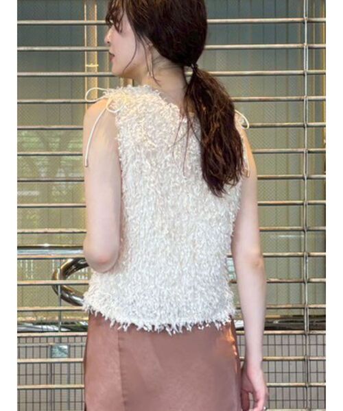 LAGUNAMOON（ラグナムーン）の「フェザーライクVネックノースリーブトップス（Tシャツ/カットソー・レディース・アイボリー/オレンジ/ライトグレー・FREE）」の12枚目の写真