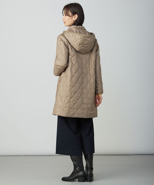 J.PRESS Ladies(J.プレス レディス)の「【WEB限定カラーあり・2way】コンパクトタフタキルティング フーデッド コート(その他アウター・レディース・ネイビー系/ブラック系/グレー系/アイボリー系/ベージュ系・S/XS)」の10枚目の写真