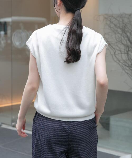 FORK&SPOON（フォークアンドスプーン）の「FORK&SPOON　LEVITAノースリーブニットプルオーバー（ニット/セーター・レディース・オフホワイト/グリーン/ネイビー・1）」の4枚目の写真