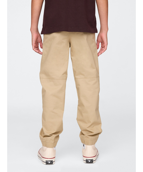 GAP（ギャップ）の「エブリディ ジョガーパンツ（キッズ）（チノパンツ・キッズ・グリーン/ベージュ/ネイビー/ブラック・150cm/160cm/140cm/130cm/120cm/110cm）」の5枚目の写真