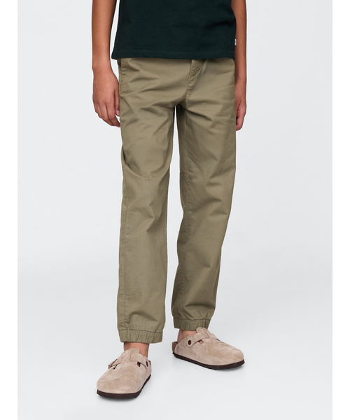 GAP（ギャップ）の「エブリディ ジョガーパンツ（キッズ）（チノパンツ・キッズ・グリーン/ベージュ/ネイビー/ブラック・150cm/160cm/140cm/130cm/120cm/110cm）」の4枚目の写真