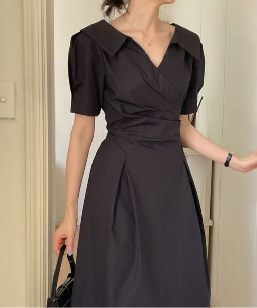 AMAJI(アマジ)の「衿付きカシュクールワンピース(ワンピース・レディース・ブラック/ピンク/ベージュ・MEDIUM/SMALL)」の2枚目の写真