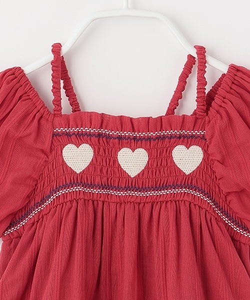 petit main（プティマイン）の「ハートスモッキングワンピース（ワンピース・キッズ・オフホワイト/レッド/ブルー・100cm/80ｃｍ/90cm/120cm/110cm/130cm）」の11枚目の写真