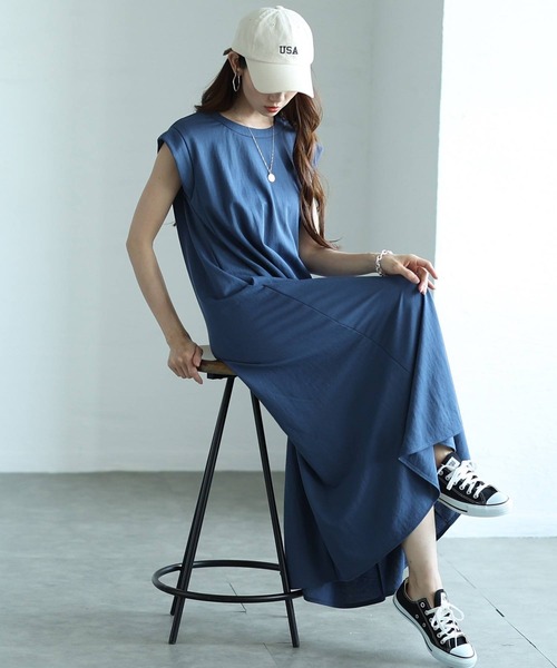 Sawa a la mode(サワアラモード)の「接触冷感フレンチスリーブフレアワンピース(ワンピース・レディース・ベージュ/ブルー系/ブラック・FREE)」の3枚目の写真