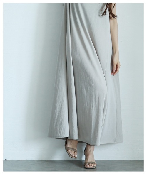Sawa a la mode(サワアラモード)の「接触冷感フレンチスリーブフレアワンピース(ワンピース・レディース・ベージュ/ブルー系/ブラック・FREE)」の10枚目の写真