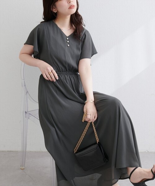 natural couture(ナチュラルクチュール)の「フレア袖Vネックワンピース(ワンピース・レディース・その他1/サックスブルー/ミント/ピンク系その他/チャコールグレー・FREE)」の2枚目の写真