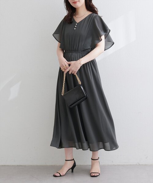 natural couture(ナチュラルクチュール)の「フレア袖Vネックワンピース(ワンピース・レディース・その他1/サックスブルー/ミント/ピンク系その他/チャコールグレー・FREE)」の7枚目の写真