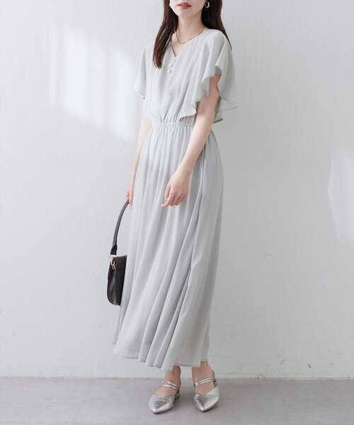 natural couture(ナチュラルクチュール)の「フレア袖Vネックワンピース(ワンピース・レディース・その他1/サックスブルー/ミント/ピンク系その他/チャコールグレー・FREE)」の12枚目の写真