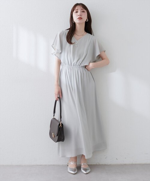 natural couture(ナチュラルクチュール)の「フレア袖Vネックワンピース(ワンピース・レディース・その他1/サックスブルー/ミント/ピンク系その他/チャコールグレー・FREE)」の11枚目の写真