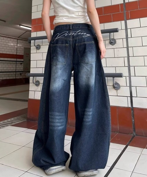 Ressaca(レサーカ)の「バック刺繍ロゴワイドデニムパンツ(デニムパンツ・メンズ・ブルー・S/L/M)」の2枚目の写真