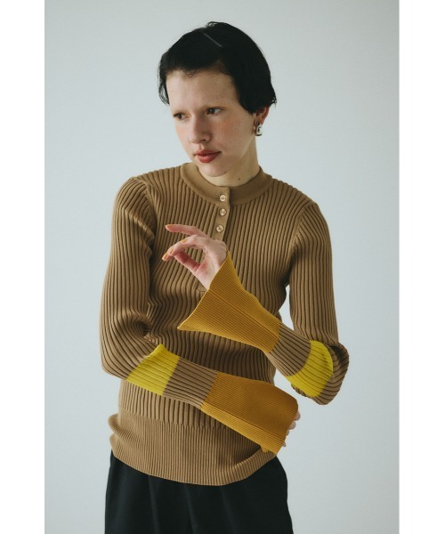 HeRIN.CYE(ヘリンドットサイ)の「Henley neck knit tops ヘンリーネックニットトップス(ニット/セーター・レディース・ブラック/レッド/ブルー/ベージュ・FREE)」の3枚目の写真