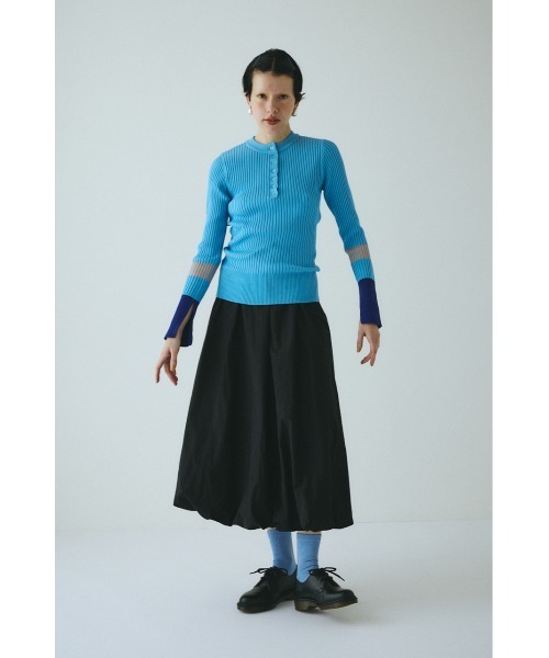 HeRIN.CYE(ヘリンドットサイ)の「Henley neck knit tops ヘンリーネックニットトップス(ニット/セーター・レディース・ブラック/レッド/ブルー/ベージュ・FREE)」の12枚目の写真
