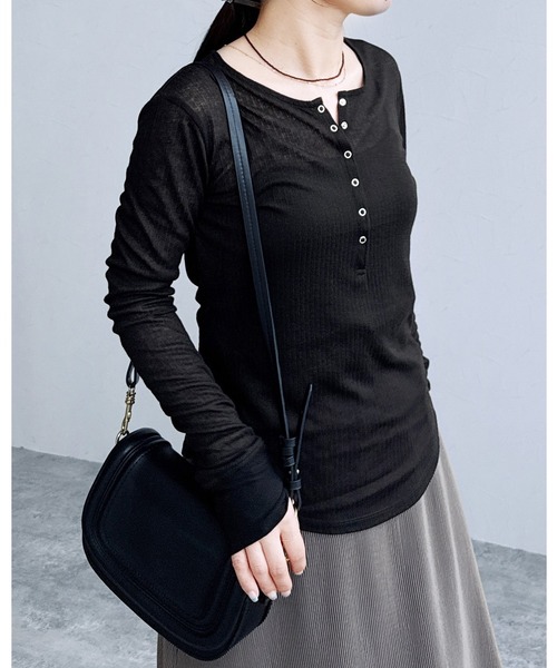 reca(レカ)の「シアーテレコヘンリーネックトップス(Tシャツ/カットソー・レディース・トップグレー/ブラック/アイボリー/ボルドー・FREE)」の1枚目の写真