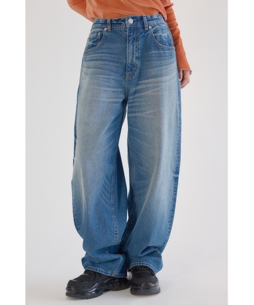 RODEO CROWNS WIDE BOWL（ロデオクラウンズワイドボウル）の「ワイド ルーズデニム（デニムパンツ・レディース・ライトブルー/ブルー/ワンウォッシュ・MEDIUM/SMALL）」の6枚目の写真