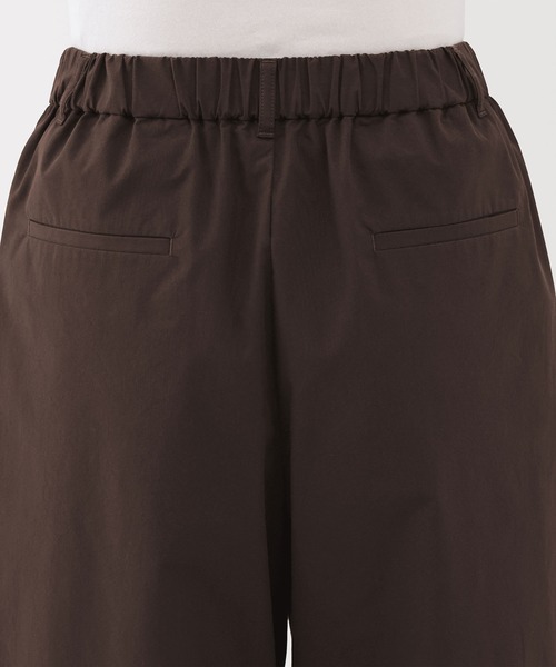 無印良品（ムジルシリョウヒン）の「婦人　乾きやすい　ブロードワイドテーパードパンツ（その他パンツ・レディース・ブラック/ネイビー系/ダークブラウン・S/M/L/XL）」の6枚目の写真