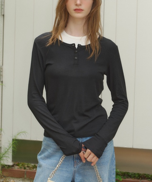 GIUNON(ジウノン)の「rib sheer button tops / リブシアーボタントップス(Tシャツ/カットソー・レディース・アイボリー/ブルー/オリーブ/ブラック・FREE)」の2枚目の写真