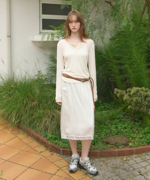 GIUNON(ジウノン)の「rib sheer button tops / リブシアーボタントップス(Tシャツ/カットソー・レディース・アイボリー/ブルー/オリーブ/ブラック・FREE)」の7枚目の写真