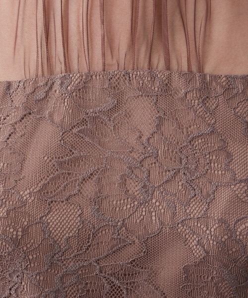 AIMER（エメ）の「ボリュームフレアスリーブフラワーレースロングタイトパーティードレス　結婚式　お呼ばれ　ドレス　20代 30代 40代（ドレス・レディース・グレイッシュブルー/ブラック/スモーキーグリーン系/ブラウン/オールドローズ系・SMALL/MEDIUM/LARGE）」の7枚目の写真