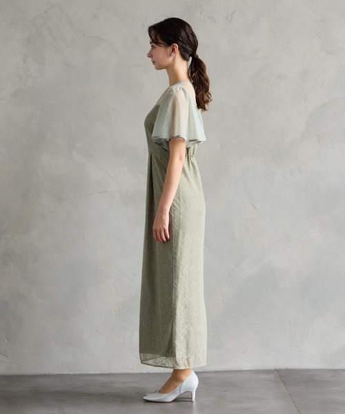 AIMER（エメ）の「ボリュームフレアスリーブフラワーレースロングタイトパーティードレス　結婚式　お呼ばれ　ドレス　20代 30代 40代（ドレス・レディース・グレイッシュブルー/ブラック/スモーキーグリーン系/ブラウン/オールドローズ系・SMALL/MEDIUM/LARGE）」の18枚目の写真