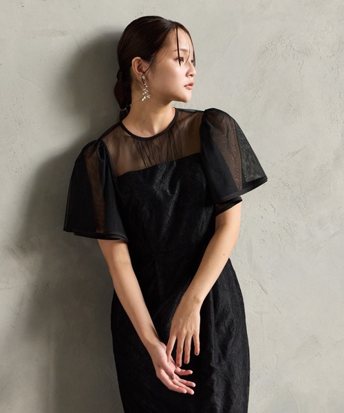 AIMER（エメ）の「ボリュームフレアスリーブフラワーレースロングタイトパーティードレス　結婚式　お呼ばれ　ドレス　20代 30代 40代（ドレス・レディース・グレイッシュブルー/ブラック/スモーキーグリーン系/ブラウン/オールドローズ系・SMALL/MEDIUM/LARGE）」の20枚目の写真