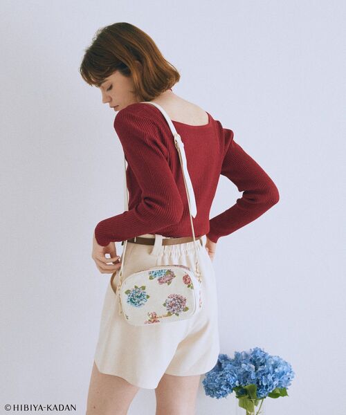 Maison de FLEUR(メゾンドフルール)の「日比谷花壇コラボ ゴブランショルダー(ショルダーバッグ・レディース・アイボリー・FREE)」の2枚目の写真