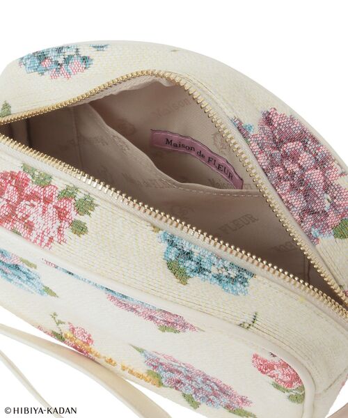 Maison de FLEUR(メゾンドフルール)の「日比谷花壇コラボ ゴブランショルダー(ショルダーバッグ・レディース・アイボリー・FREE)」の6枚目の写真