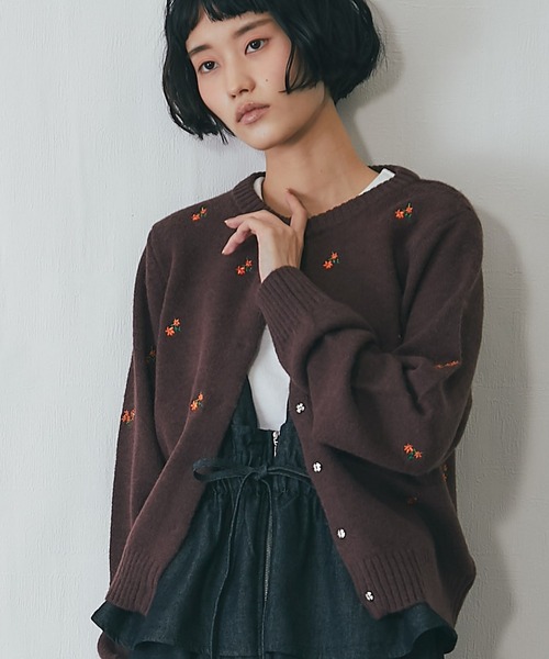 ANOTHER S（アナザーエス）の「花柄刺繍カーディガン（カーディガン/ボレロ・レディース・ブラック/チャコールグレー/ネイビー/ブラウン・FREE）」の9枚目の写真