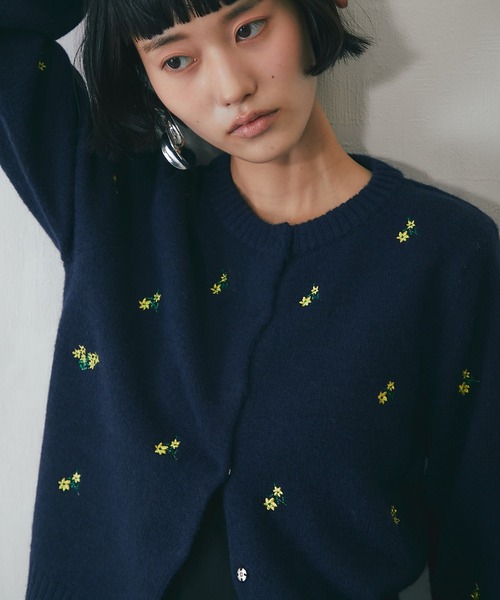 ANOTHER S（アナザーエス）の「花柄刺繍カーディガン（カーディガン/ボレロ・レディース・ブラック/チャコールグレー/ネイビー/ブラウン・FREE）」の17枚目の写真