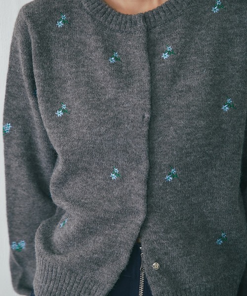 ANOTHER S（アナザーエス）の「花柄刺繍カーディガン（カーディガン/ボレロ・レディース・ブラック/チャコールグレー/ネイビー/ブラウン・FREE）」の8枚目の写真