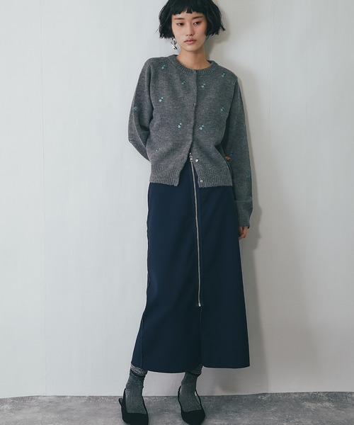 ANOTHER S（アナザーエス）の「花柄刺繍カーディガン（カーディガン/ボレロ・レディース・ブラック/チャコールグレー/ネイビー/ブラウン・FREE）」の5枚目の写真
