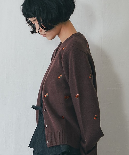 ANOTHER S（アナザーエス）の「花柄刺繍カーディガン（カーディガン/ボレロ・レディース・ブラック/チャコールグレー/ネイビー/ブラウン・FREE）」の10枚目の写真