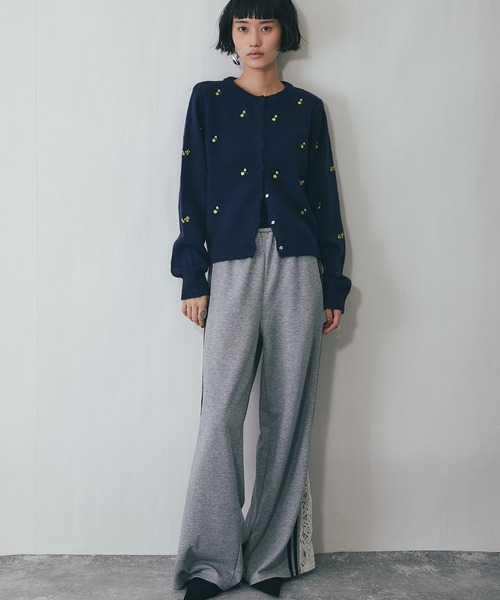 ANOTHER S（アナザーエス）の「花柄刺繍カーディガン（カーディガン/ボレロ・レディース・ブラック/チャコールグレー/ネイビー/ブラウン・FREE）」の20枚目の写真
