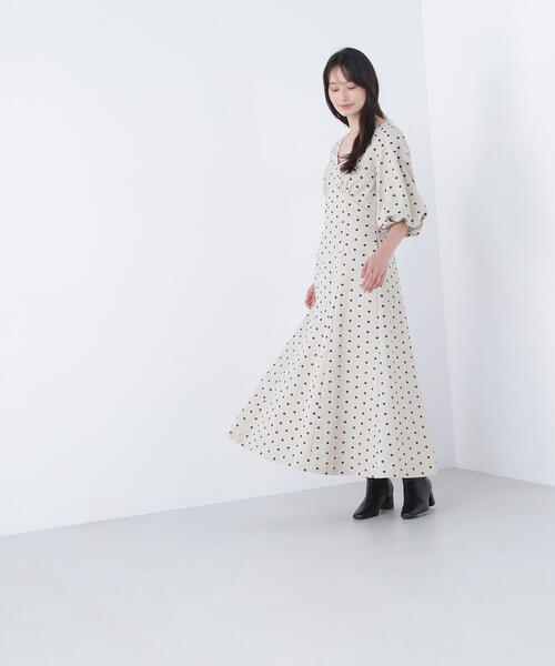 NATURAL BEAUTY BASIC(ナチュラルビューティーベーシック)の「◇【BLANC】ドット刺繍タフタワンピース(ワンピース・レディース・ベージュ系その他/グレー系その他・MEDIUM/P/S)」の18枚目の写真