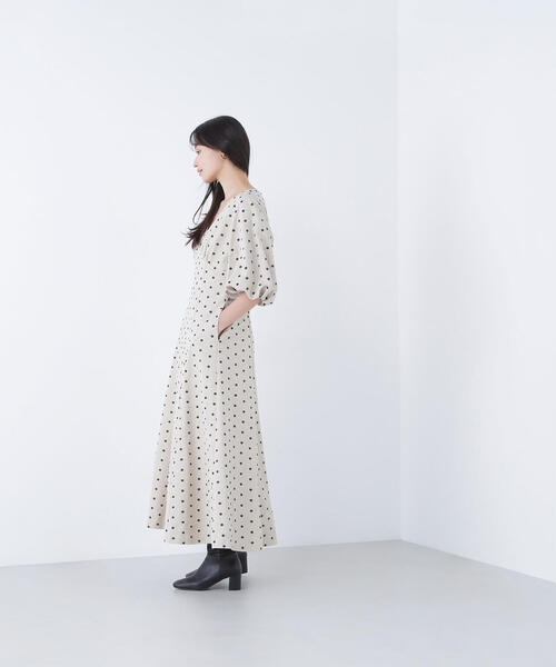NATURAL BEAUTY BASIC(ナチュラルビューティーベーシック)の「◇【BLANC】ドット刺繍タフタワンピース(ワンピース・レディース・ベージュ系その他/グレー系その他・MEDIUM/P/S)」の16枚目の写真