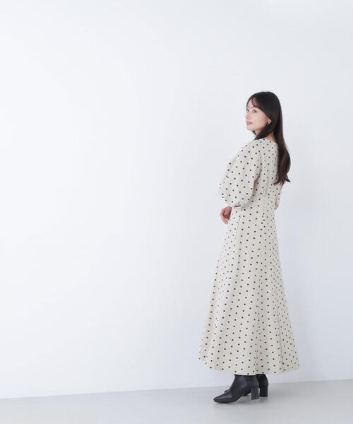 NATURAL BEAUTY BASIC(ナチュラルビューティーベーシック)の「◇【BLANC】ドット刺繍タフタワンピース(ワンピース・レディース・ベージュ系その他/グレー系その他・MEDIUM/P/S)」の14枚目の写真