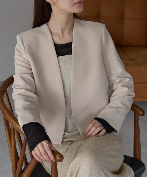 PREFERIR（プレフェリール）の「結婚式 フォーマル セレモニー ノーカラージャケット(S,M,L,XL)（ノーカラージャケット・レディース・ブラック/ベージュ/ネイビー・MEDIUM/LARGE/X-LARGE/SMALL）」の7枚目の写真