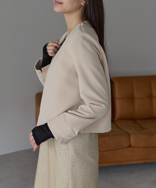 PREFERIR（プレフェリール）の「結婚式 フォーマル セレモニー ノーカラージャケット(S,M,L,XL)（ノーカラージャケット・レディース・ブラック/ベージュ/ネイビー・MEDIUM/LARGE/X-LARGE/SMALL）」の8枚目の写真