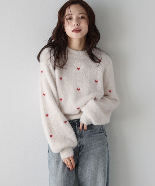 AMELY(エミリー)の「シャギーニットプルオーバー(ニット/セーター・レディース・ホワイト/ブラック/ベージュ・フリー)」の3枚目の写真