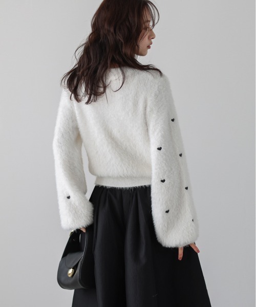 AMELY(エミリー)の「シャギーニットプルオーバー(ニット/セーター・レディース・ホワイト/ブラック/ベージュ・フリー)」の6枚目の写真