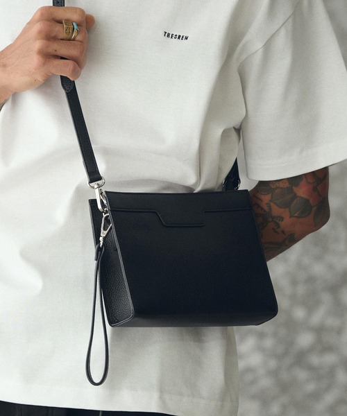 THEOREM（セオレム）の「mko13191- ADAM PATEK×THEOREM Clutch Mini Shoulder Bag クラッチショルダーバッグ(AP2529038-TR)（ショルダーバッグ・メンズ・ブラック・FREE）」の4枚目の写真