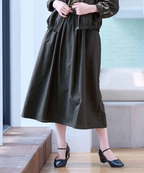 AOYAMA(アオヤマ)の「ボリュームフレアスカート(スカート・レディース・ブラック・M/S/L)」の1枚目の写真